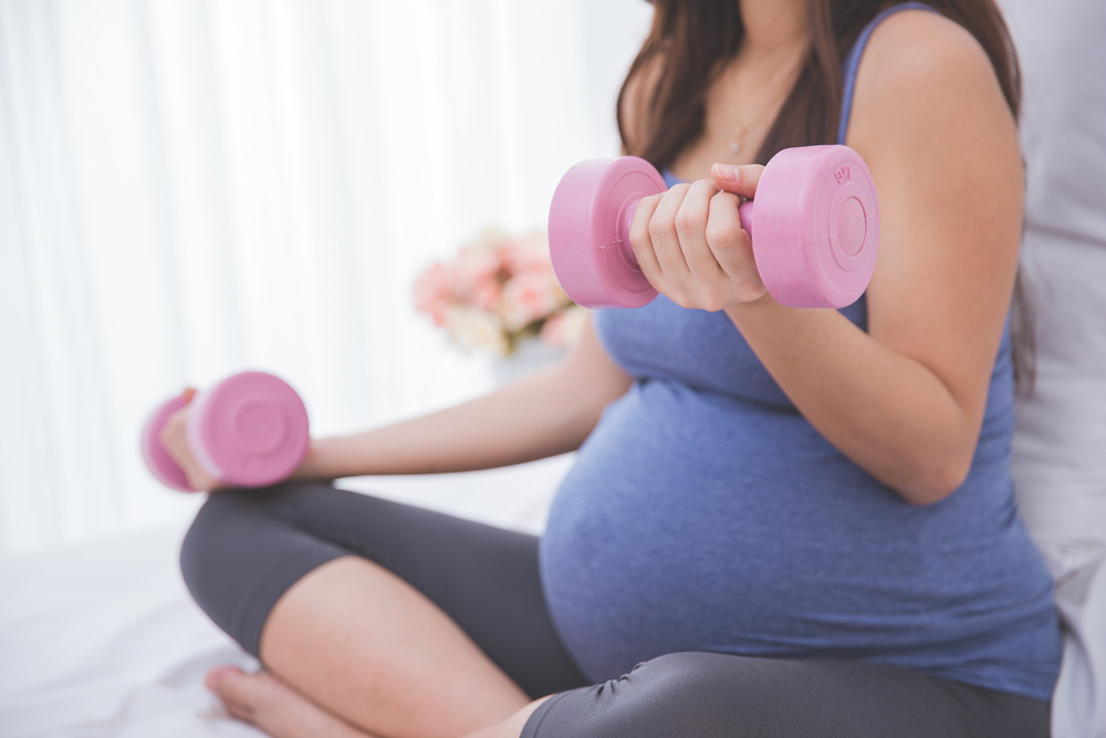 Is It Safe to Lift Weights While Pregnant?