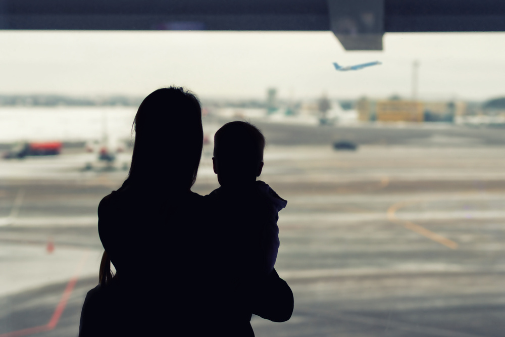 Single Moms: What Is It Like to Move Away with Your Child and Start Over?