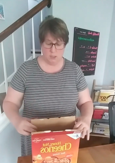 This Cereal Box Folding Hack Made at Least One Mom Absolutely Lose Her Mind