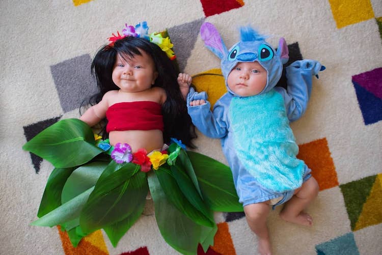 25 Cute and Creative Twin Halloween Costumes