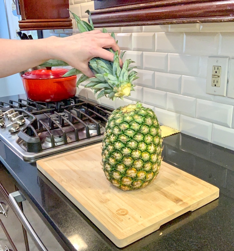 No-Knife Pineapple Hack Twist Off Top