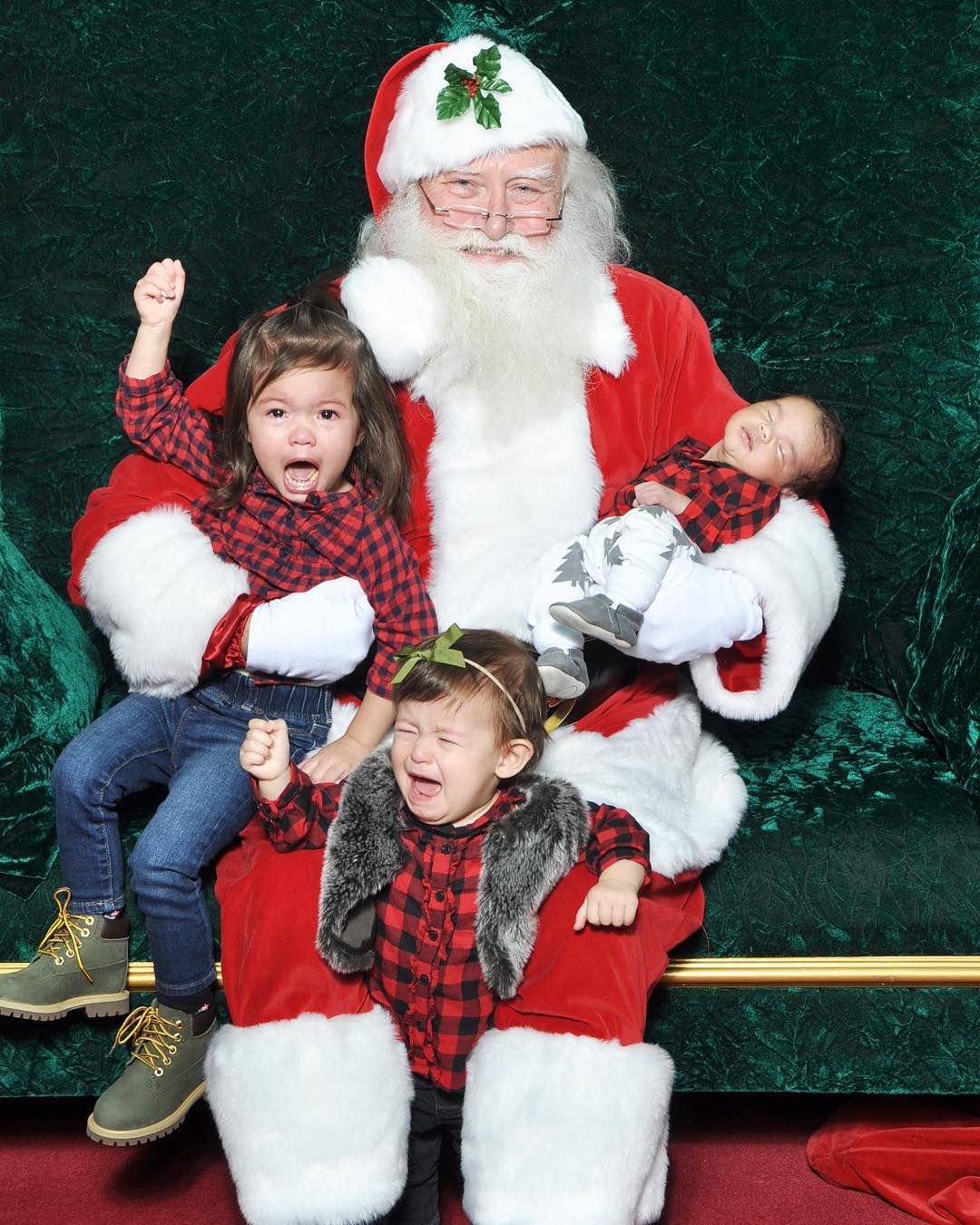 25 Scary Santas and the Children They Traumatized