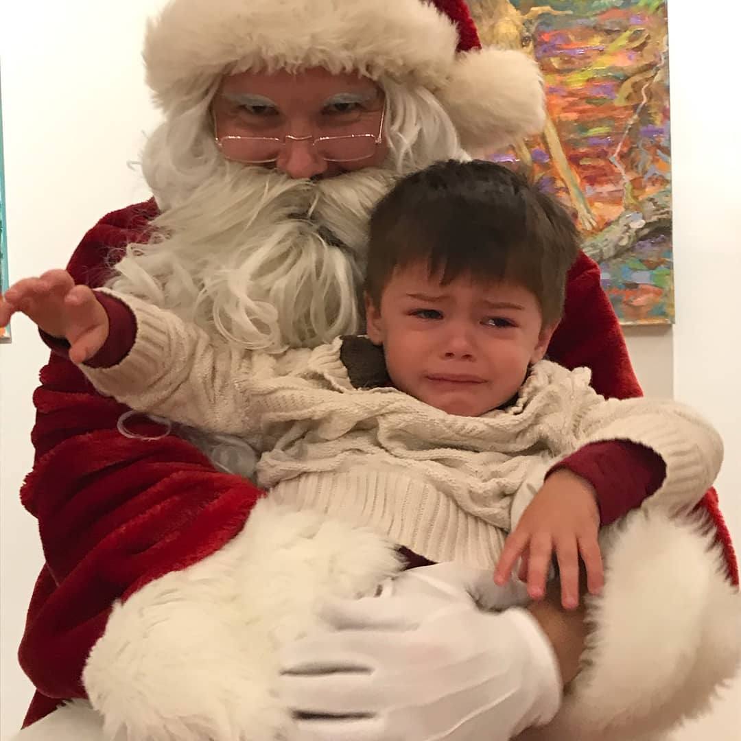 25 Scary Santas and the Children They Traumatized