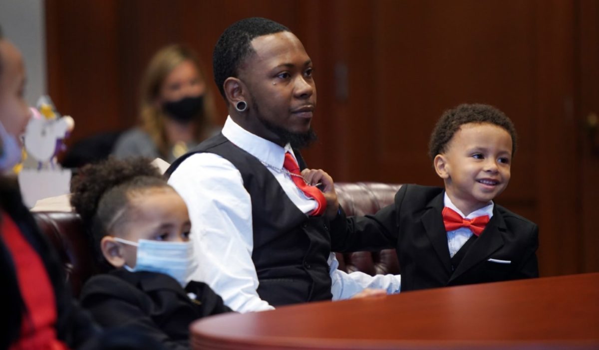 Single Foster Dad Reunites 5 Siblings, Adopts Them All 