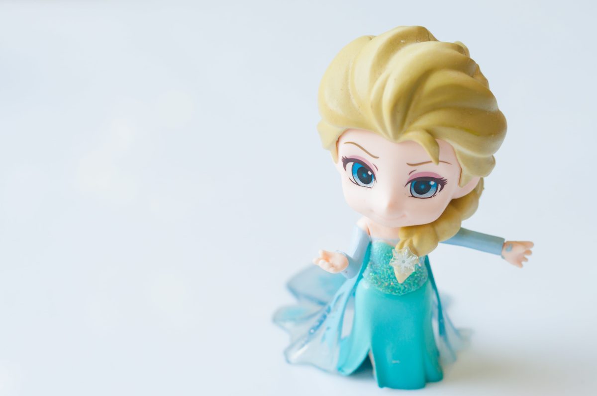 TikTok Mom's Records NSFW 'Frozen' Elsa Doll Malfunction