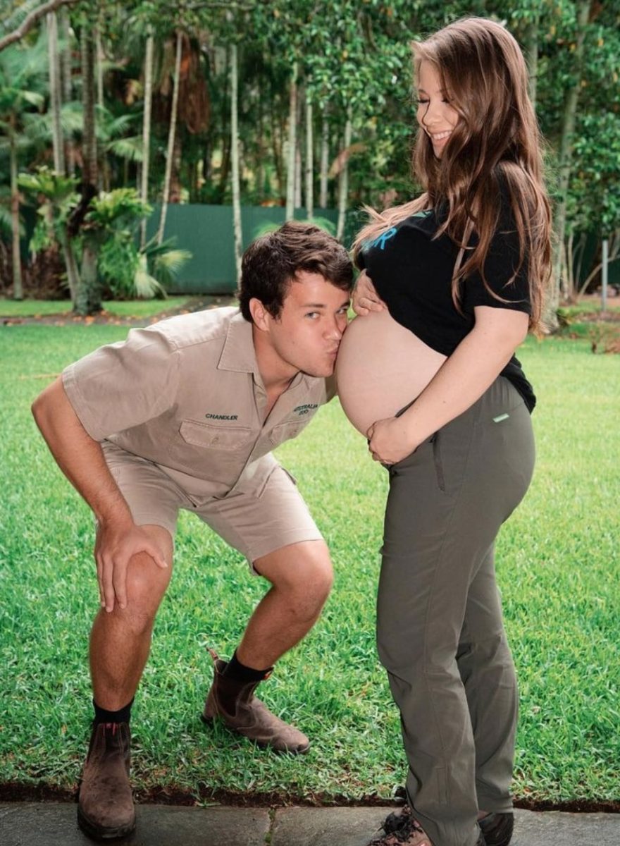 Bindi Irwin and Husband Recreate Photo Of Steve And Terri