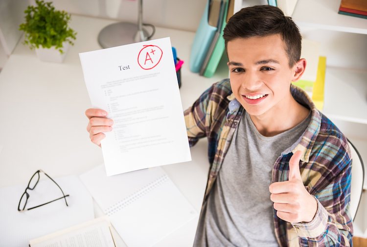 Straight-A Student Offers to Give Away Bonus Points to Classmate Who Scored Lowest