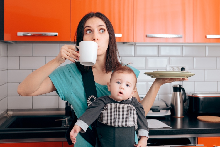 Mom 'Quits' Doing Dishes Until Family Decides To Help