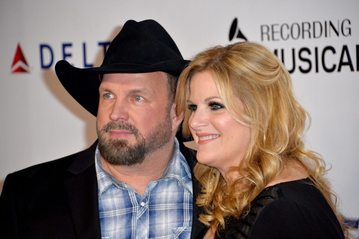 Trisha Yearwood Is Bonus Mom To Garth Brooks' Daughters