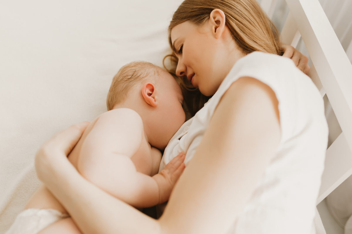 New Moms Are Feeling The Pressure To Breastfeed Due To COVID-19