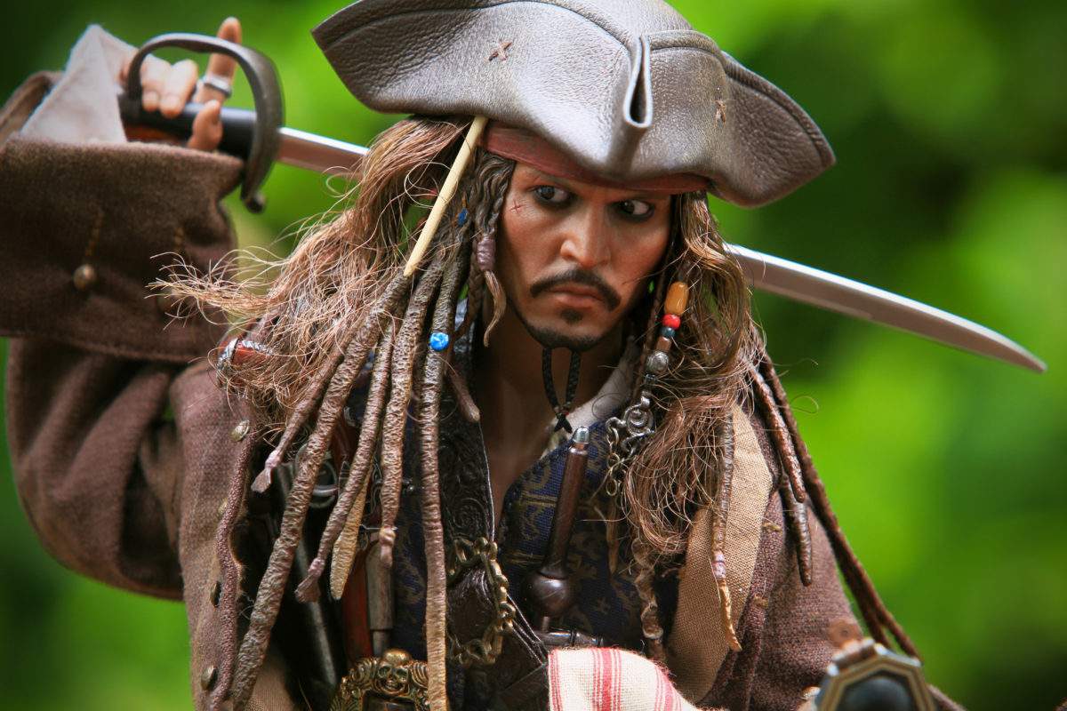 The Rumor Of Johnny Depp's $300 Million Pirates of the Caribbean Return Debunked