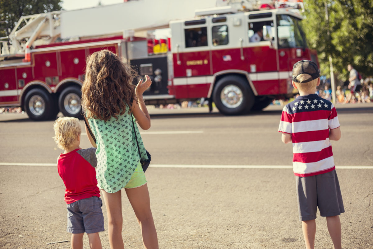 Dad of 3 Young Children Recalls Fleeing For His Life At Highland Park Parade